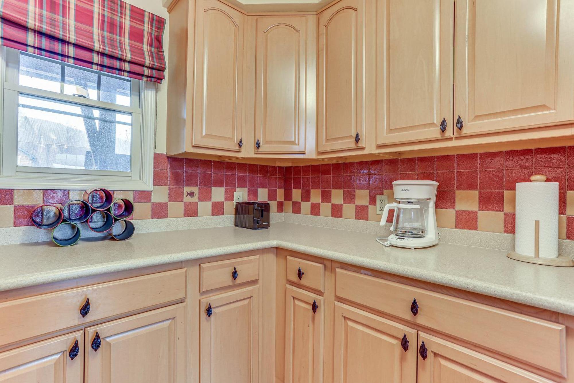 Spacious Condo With View Less Than 1 Mi To Mtn Creek Resort! Vernon Eksteriør billede